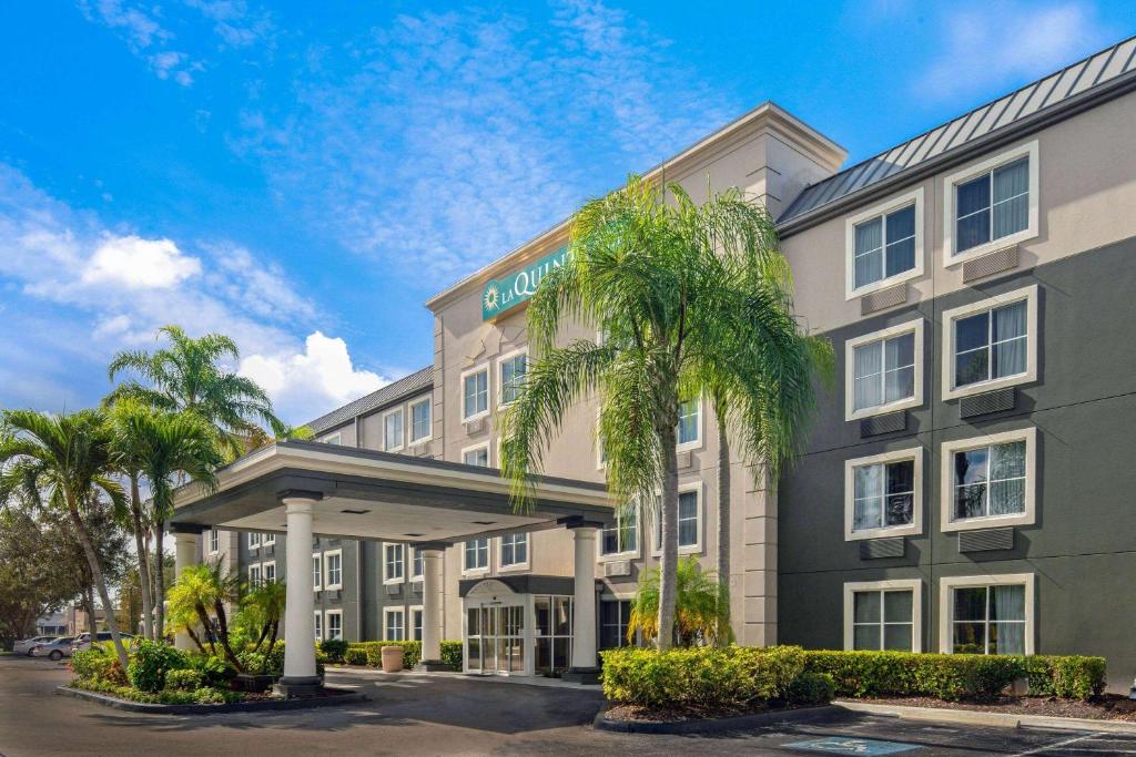 La Quinta by Wyndham Naples East (I-75) - main image