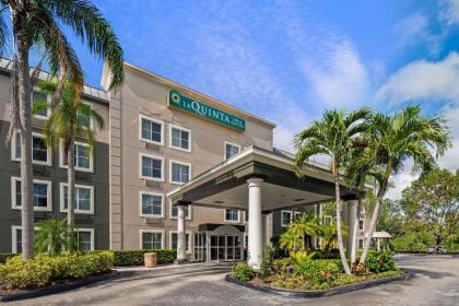 La Quinta by Wyndham Naples East (I-75) - image 2