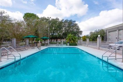 La Quinta by Wyndham Jacksonville Mandarin - image 3