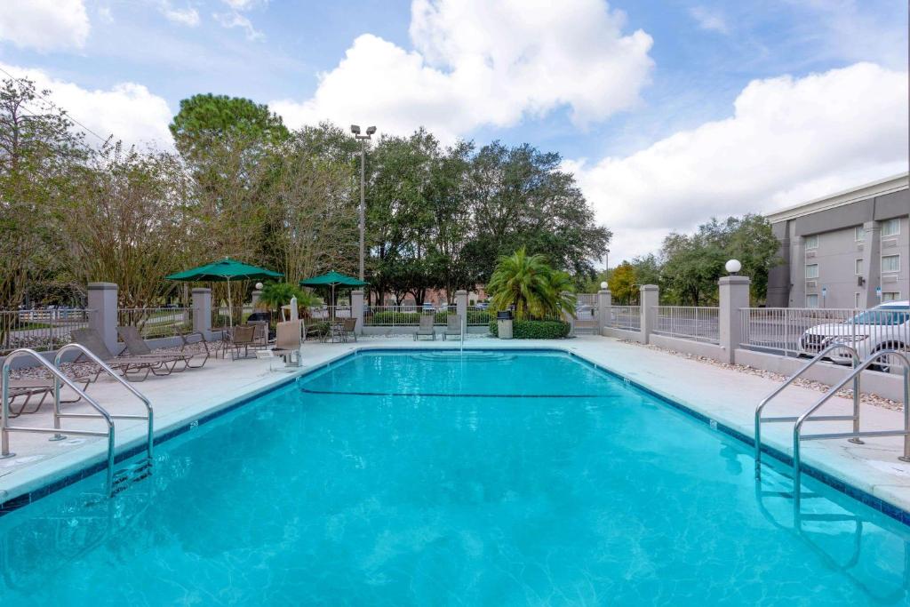 La Quinta by Wyndham Jacksonville Mandarin - image 3