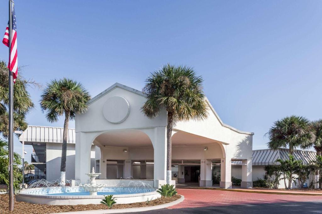 Days Inn by Wyndham St. Petersburg / Tampa Bay Area - main image