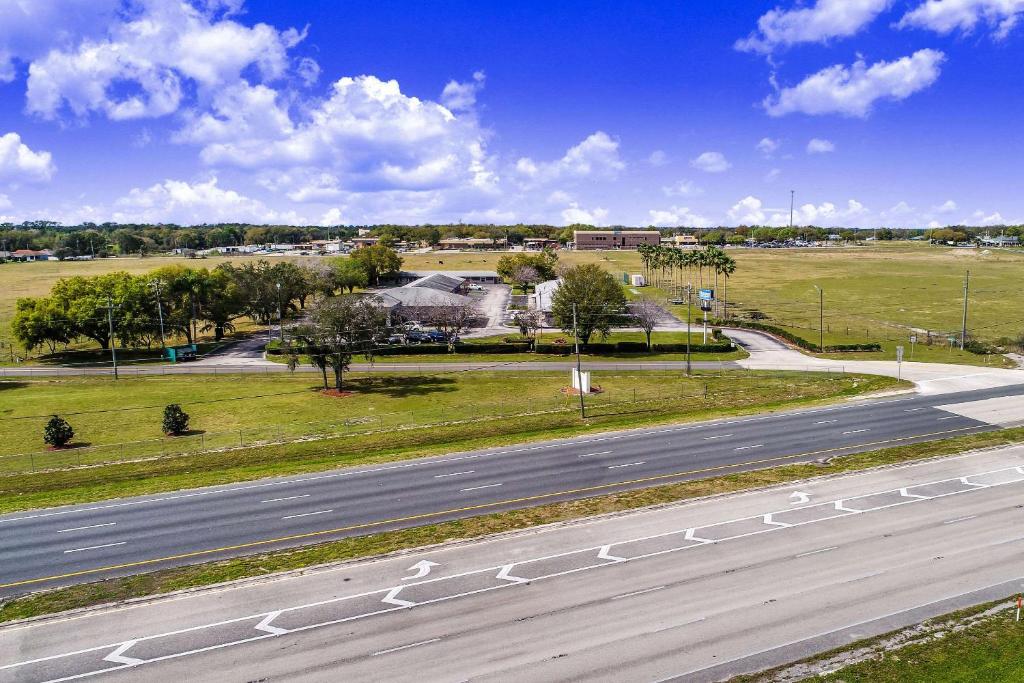 Rodeway Inn & Suites Haines City - main image