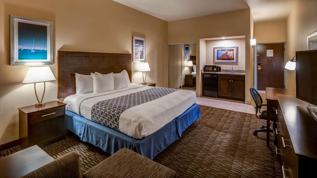 Best Western Naples Plaza Hotel - main image