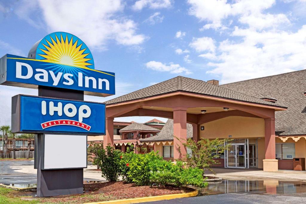 Days Inn by Wyndham St. Augustine West - main image