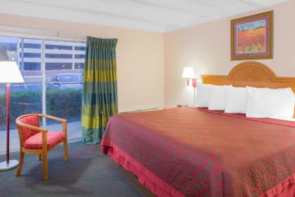 Days Inn by Wyndham Tallahassee University Center - image 5