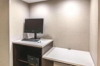 La Quinta by Wyndham Orlando UCF - image 3