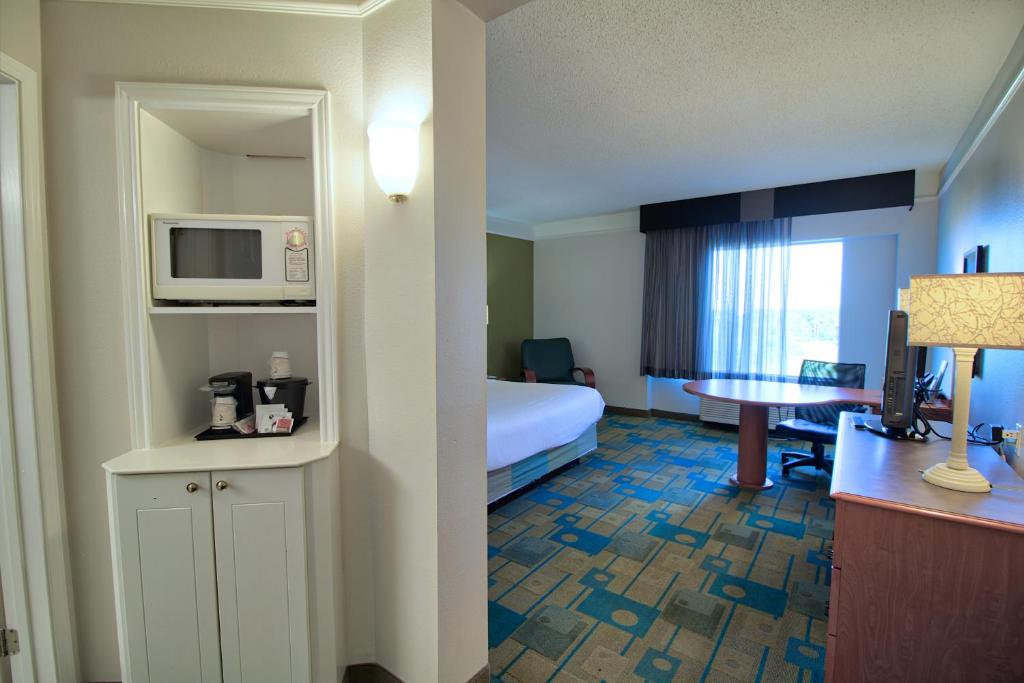 La Quinta by Wyndham Orlando I Drive/Conv Center - image 4