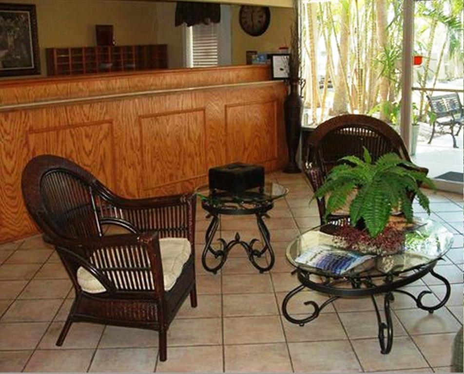 Lantern Inn & Suites - Sarasota - image 3