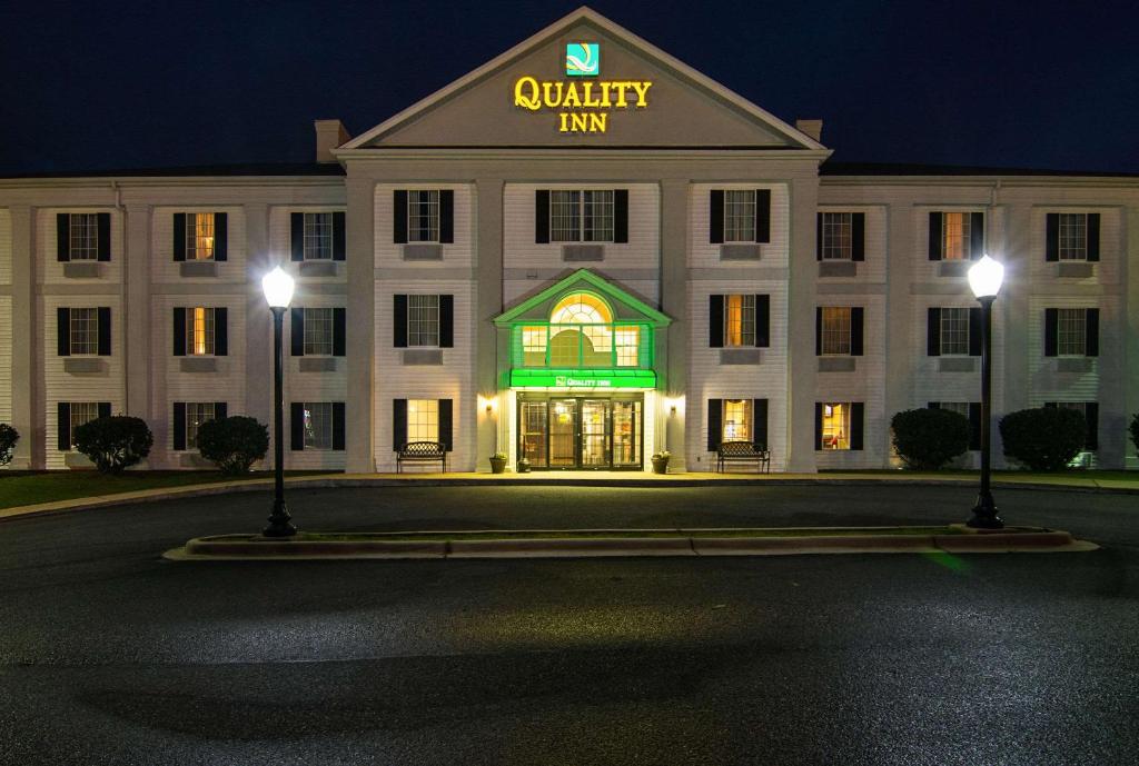 Quality Inn Crestview Near Eglin AFB - image 3