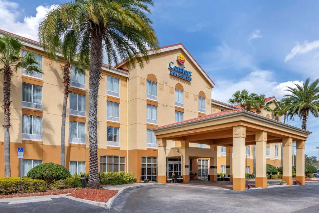 Comfort Inn & Suites Orlando North - image 5