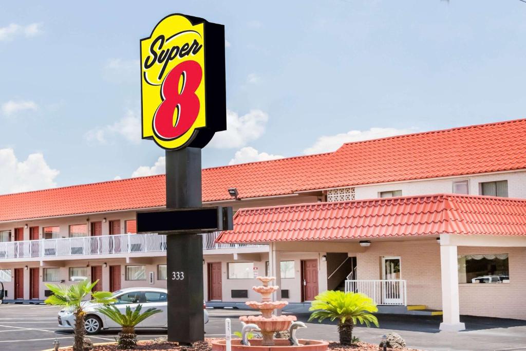 Super 8 by Wyndham Ft Walton Beach - main image