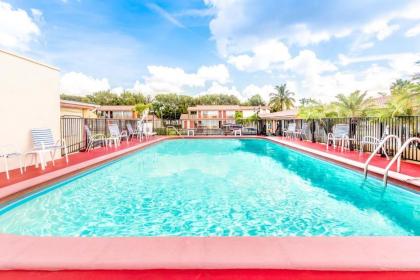 Econo Lodge Inn  Suites Florida City