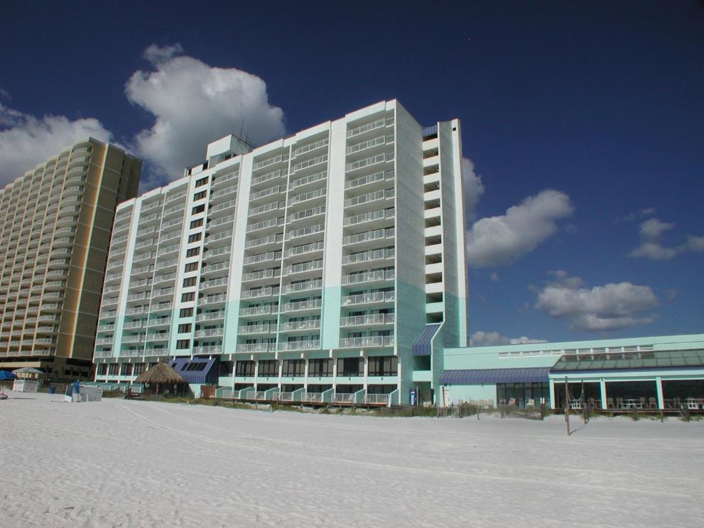Landmark Holiday Beach a VRI resort - image 2