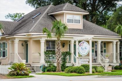 The Cozy Inn - image 2