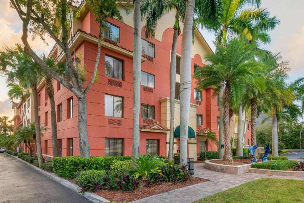 Best Western Plus Palm Beach Gardens Hotel & Suites and Conference Ct - main image
