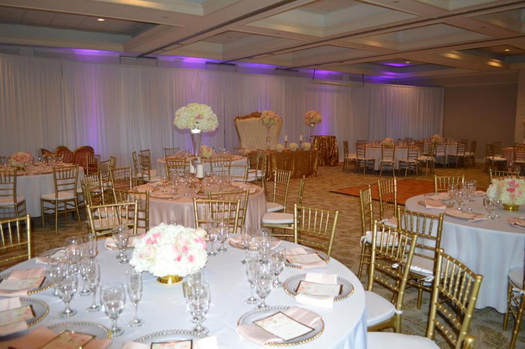 Best Western Plus Palm Beach Gardens Hotel & Suites and Conference Ct - image 4