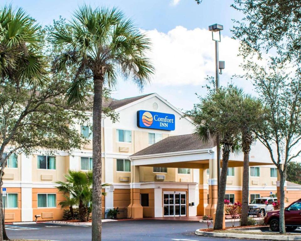 Comfort Inn Fort Myers Northeast - image 3