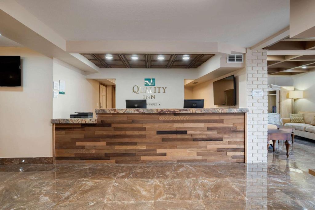 Quality Inn - image 3