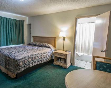 Rodeway Inn Fort Pierce US Highway 1 - image 5
