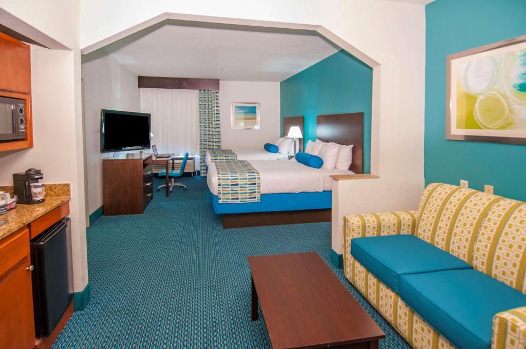 Best Western Plus Blue Angel Inn - image 2