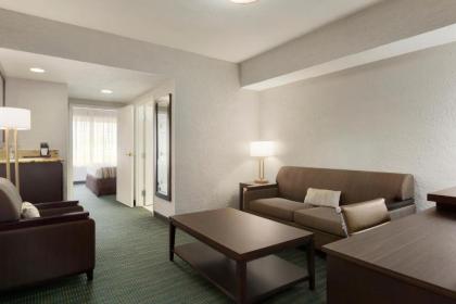 Country Inn & Suites by Radisson Vero Beach-I-95 FL - image 2