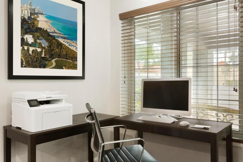 Country Inn & Suites by Radisson Vero Beach-I-95 FL - image 5
