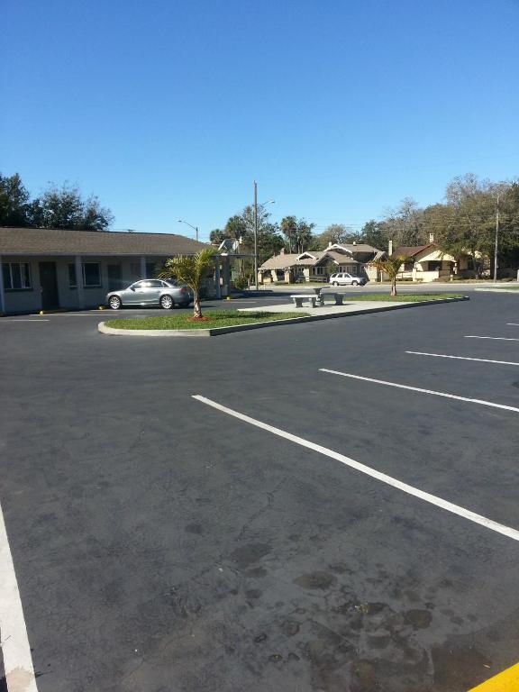 Budget Inn of Daytona Beach - image 5