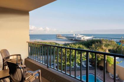 La Quinta by Wyndham Cocoa Beach Oceanfront - image 3