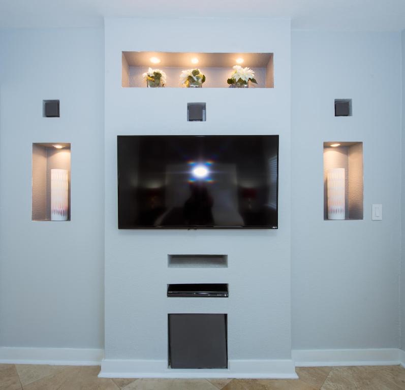 Suites on South Beach - image 3