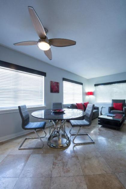 Suites on South Beach - image 5
