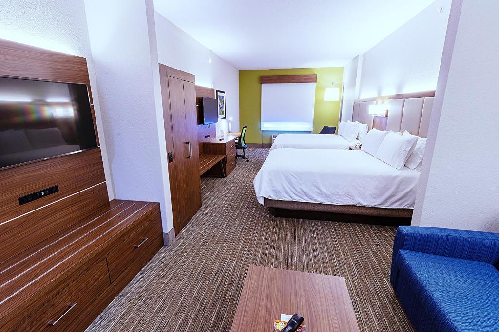 Holiday Inn Express Hotel & Suites Crestview South I-10 an IHG Hotel - image 2