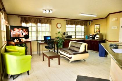 Flamingo Motel - image 3
