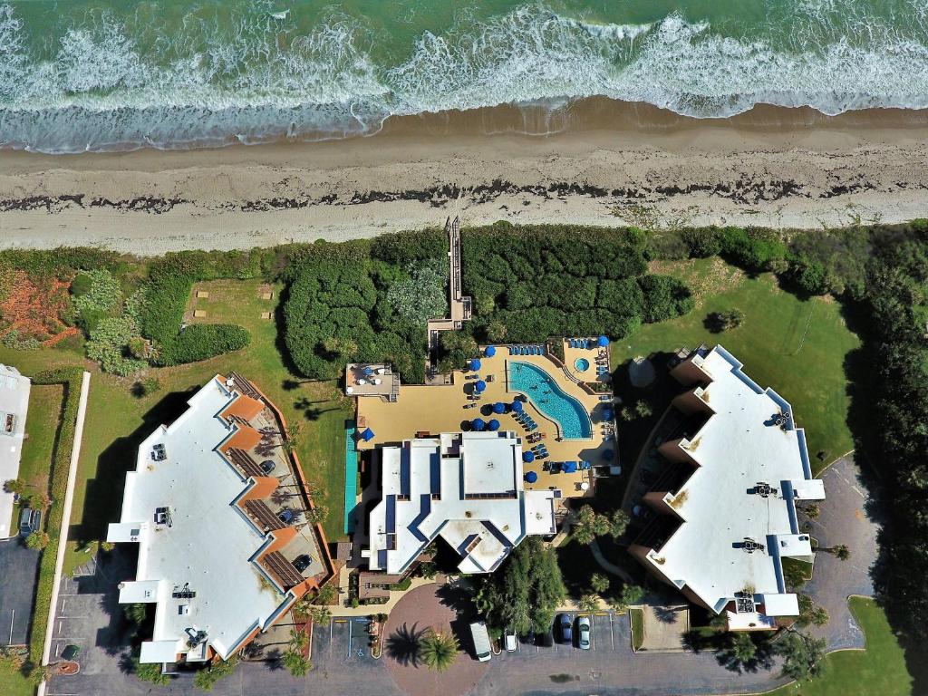 Oceanique Resort by Capital Vacations - main image