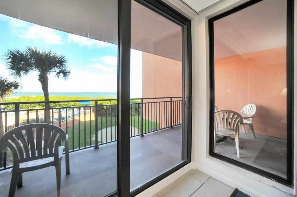 Oceanique Resort by Capital Vacations - image 3