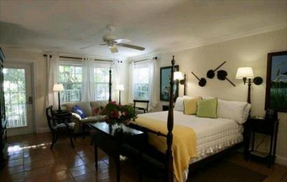 The Caribbean Court Boutique Hotel - image 5