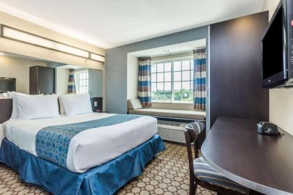Microtel Inn & Suites by Wyndham Spring Hill/Weeki Wachee - image 2
