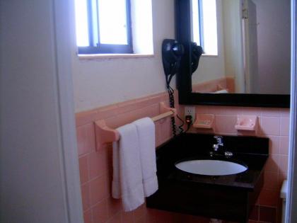 Budget Inn of Okeechobee - image 3