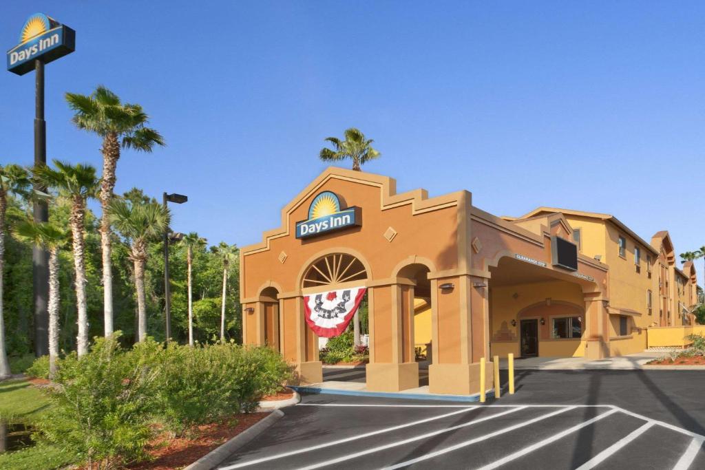 Days Inn by Wyndham Orange Park/Jacksonville - image 2