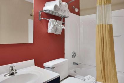 Days Inn by Wyndham Orange Park/Jacksonville - image 5