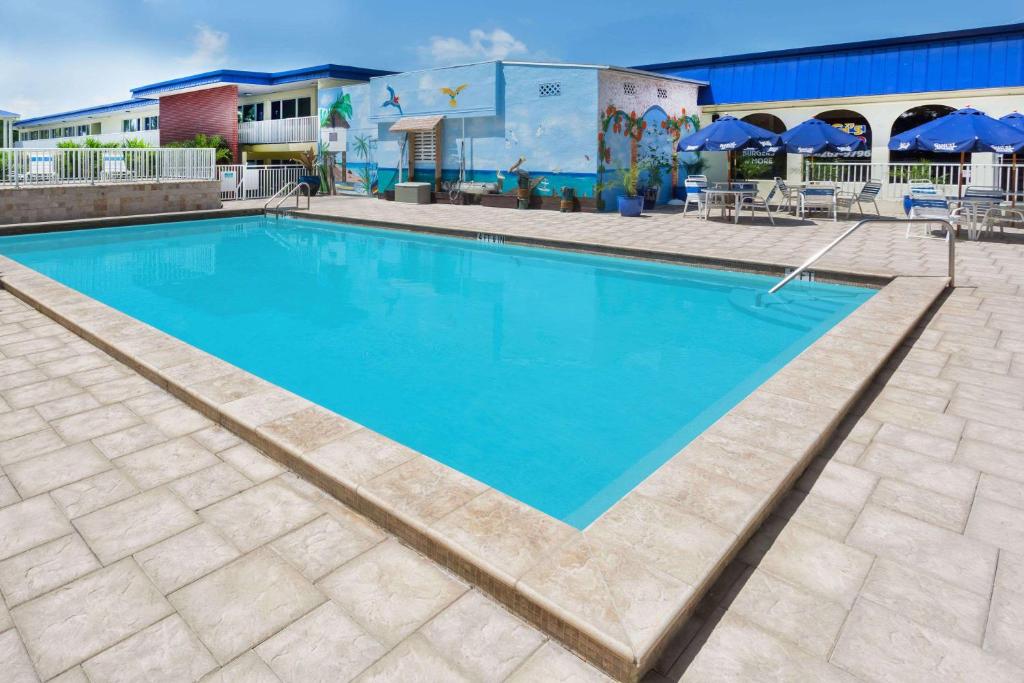 Days Inn by Wyndham Fort Myers Springs Resort - image 5