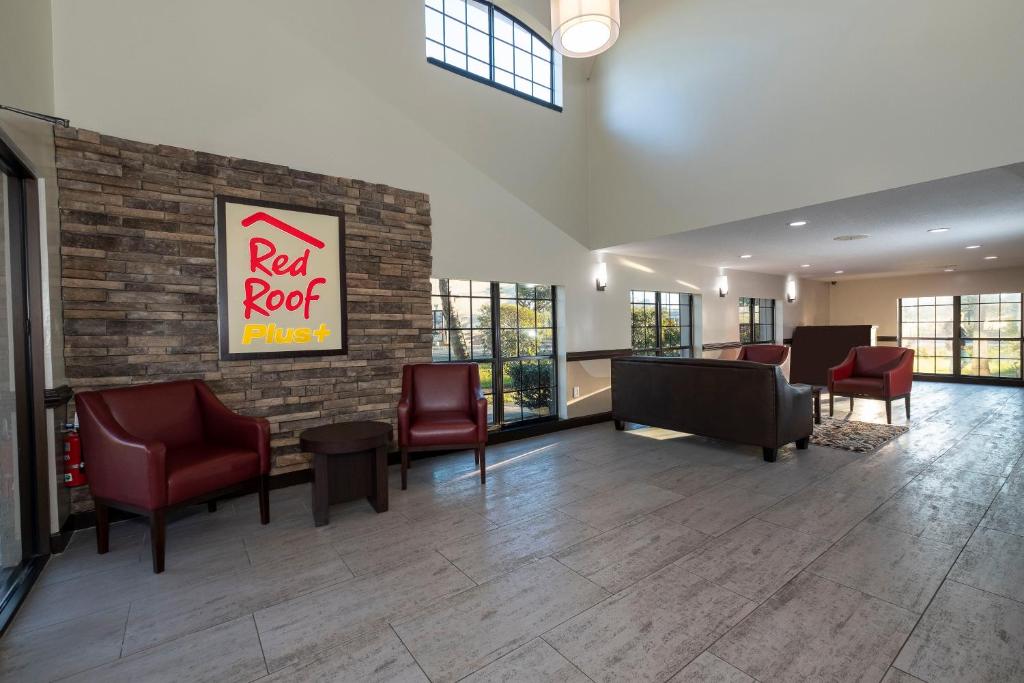 Red Roof Inn PLUS+ St. Augustine - image 2