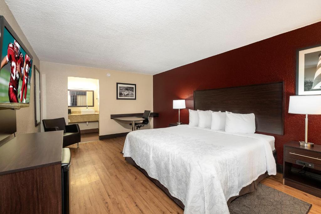 Red Roof Inn PLUS+ St. Augustine - image 4