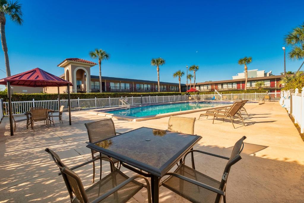 Red Roof Inn PLUS+ St. Augustine - image 5