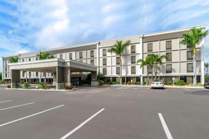 Comfort Inn  Suites Clearwater   St Petersburg Carillon Park