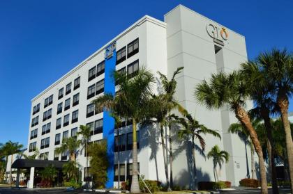 GLō Best Western Ft. Lauderdale-Hollywood Airport Hotel