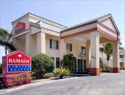 Econo Lodge Inn  Suites Clearwater