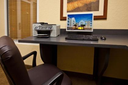 Candlewood Suites Fort Myers Interstate 75 an IHG Hotel - image 4