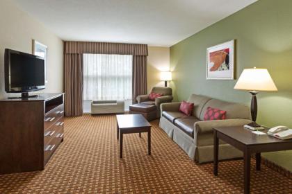 Holiday Inn Daytona Beach LPGA Boulevard an IHG Hotel - image 2