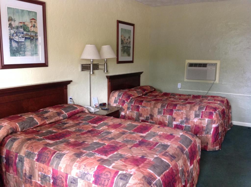 Sunshine Inn of Daytona Beach - image 2