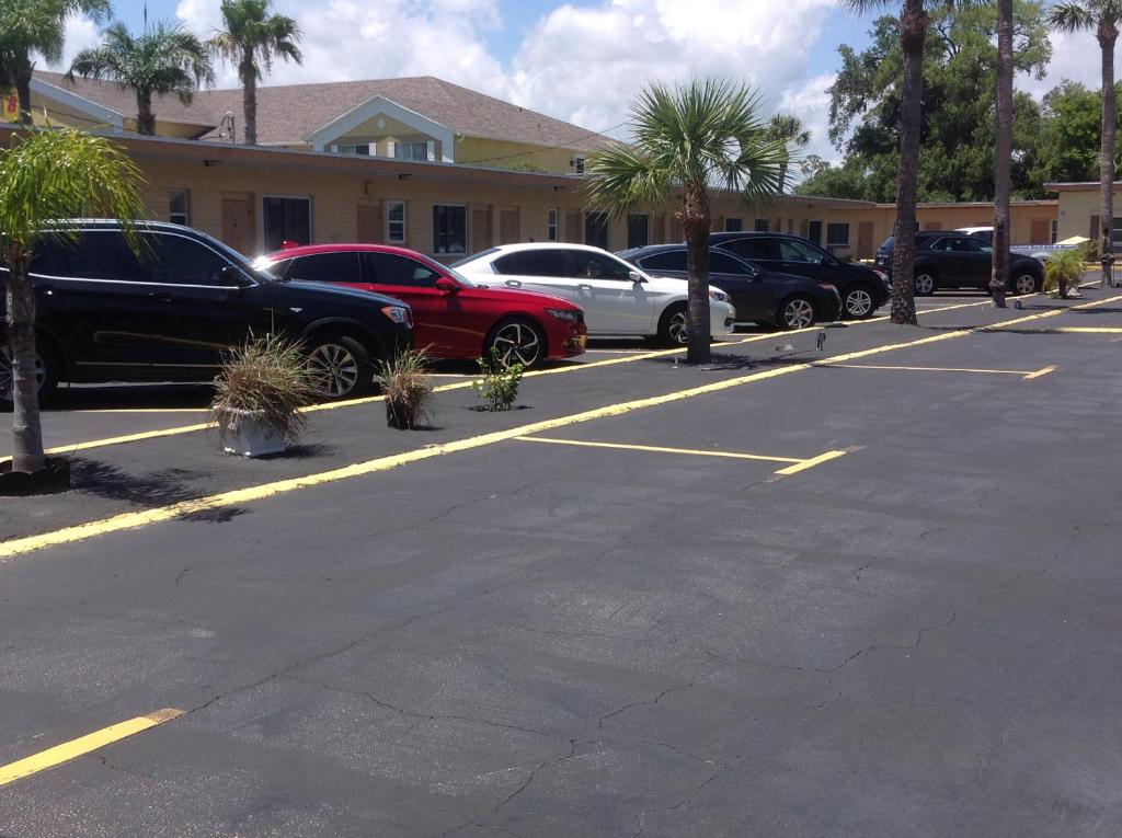 Sunshine Inn of Daytona Beach - image 4